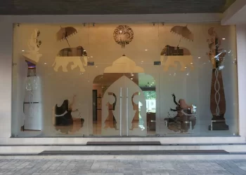 Chattarpur Farms building and landscaped property in Nagpur